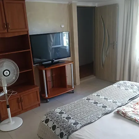 Vendégház Casa De Vacanta Adi *