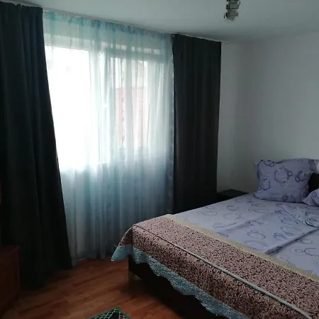 Casa De Vacanta Adi Доуэ-Май