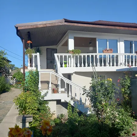 Guest house Casa De Vacanta Adi *