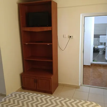 בית הארחה Casa De Vacanta Adi Două Mai